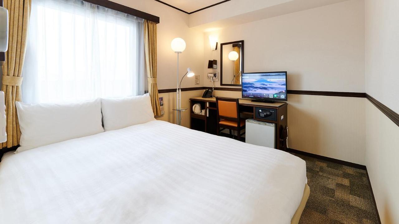 Toyoko Inn Osaka Itami Airport Toyonaka Esterno foto